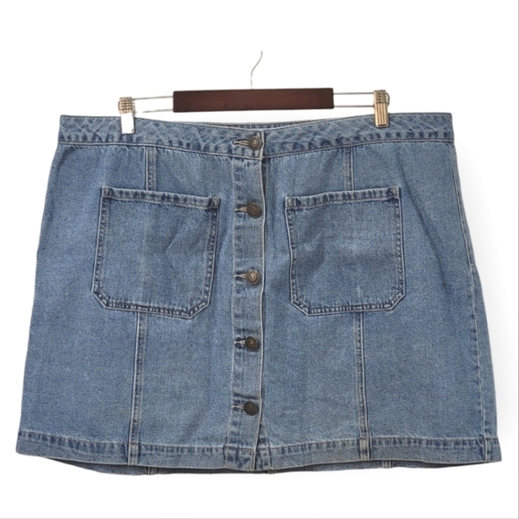 Forever 21 Light Wash Denim Mini Skirt Button Front Size 18 - Picture 1 of 12